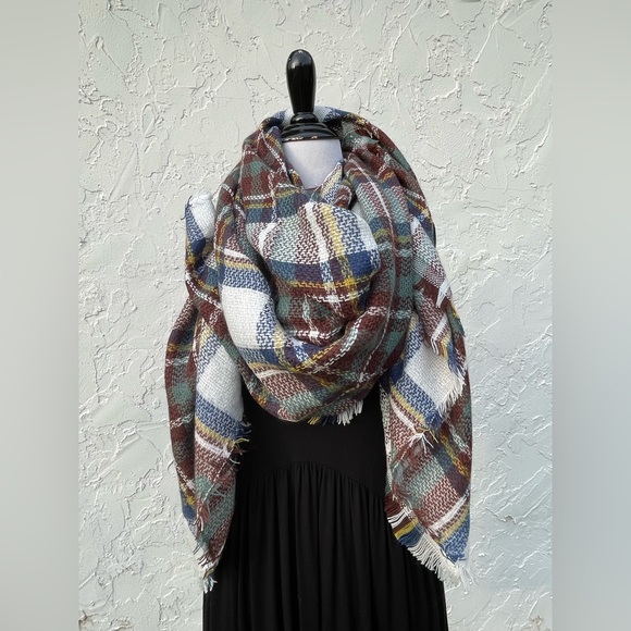 NWT Boutique Oversized Tartan Plaid Blanket Scarf - Picture 1 of 13